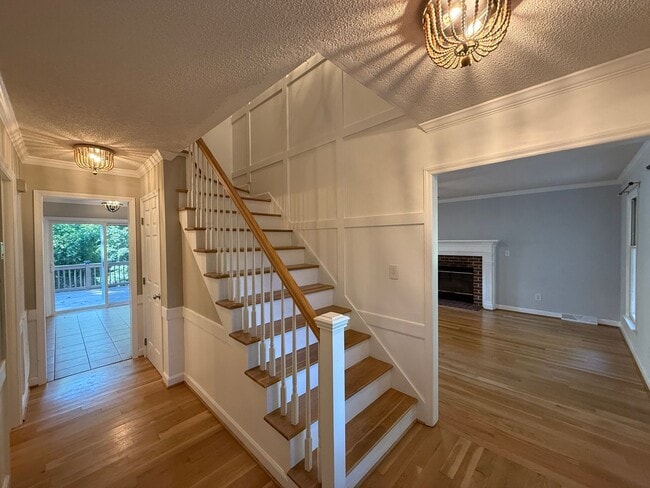 Building Photo - 6714 Amberley Ln