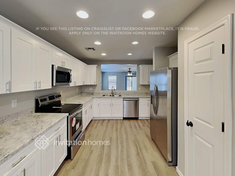 Building Photo - 2170 W Agrarian Hills Dr