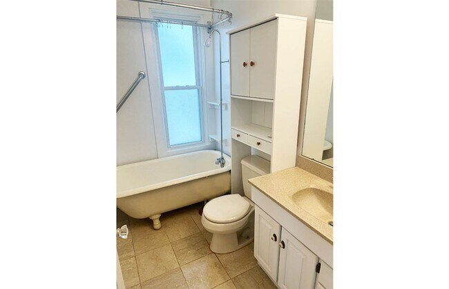 Building Photo - 3436 Lyleburn Pl