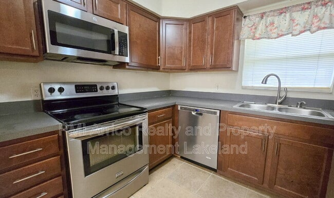 Building Photo - 2526 Edmond Cir