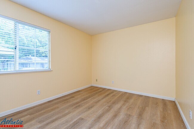Building Photo - Berryessa Condo | A/C | Private Outdoor Space