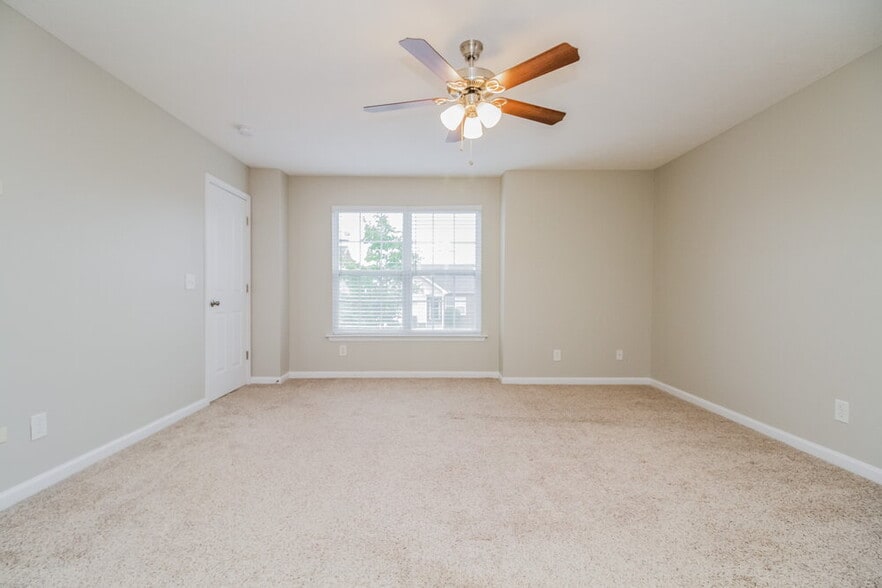 Building Photo - 132 Berele Shepsele Ln