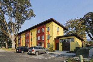 Building Photo - Deskins Commons Apartments
