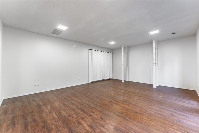 Building Photo - 21 Cora Cir
