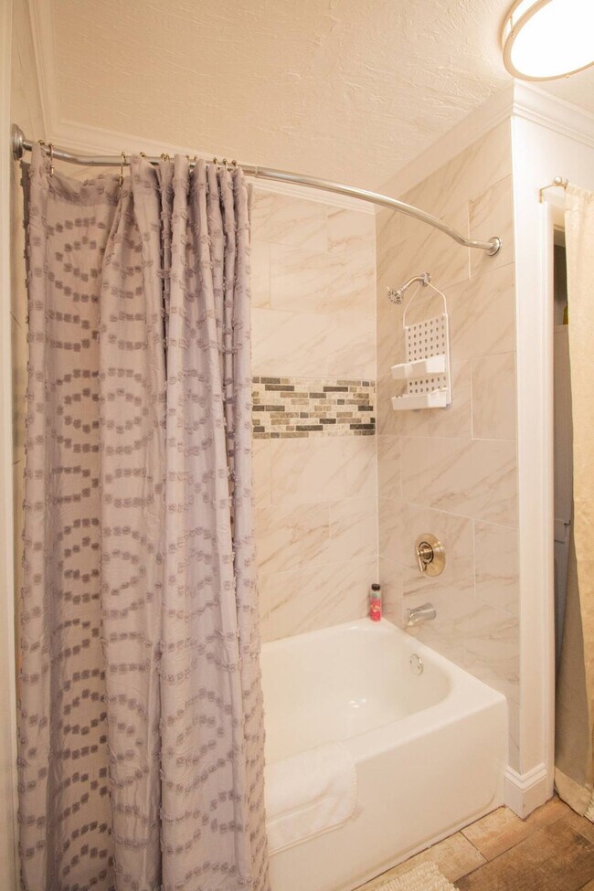 Building Photo - 1002 Tremont St