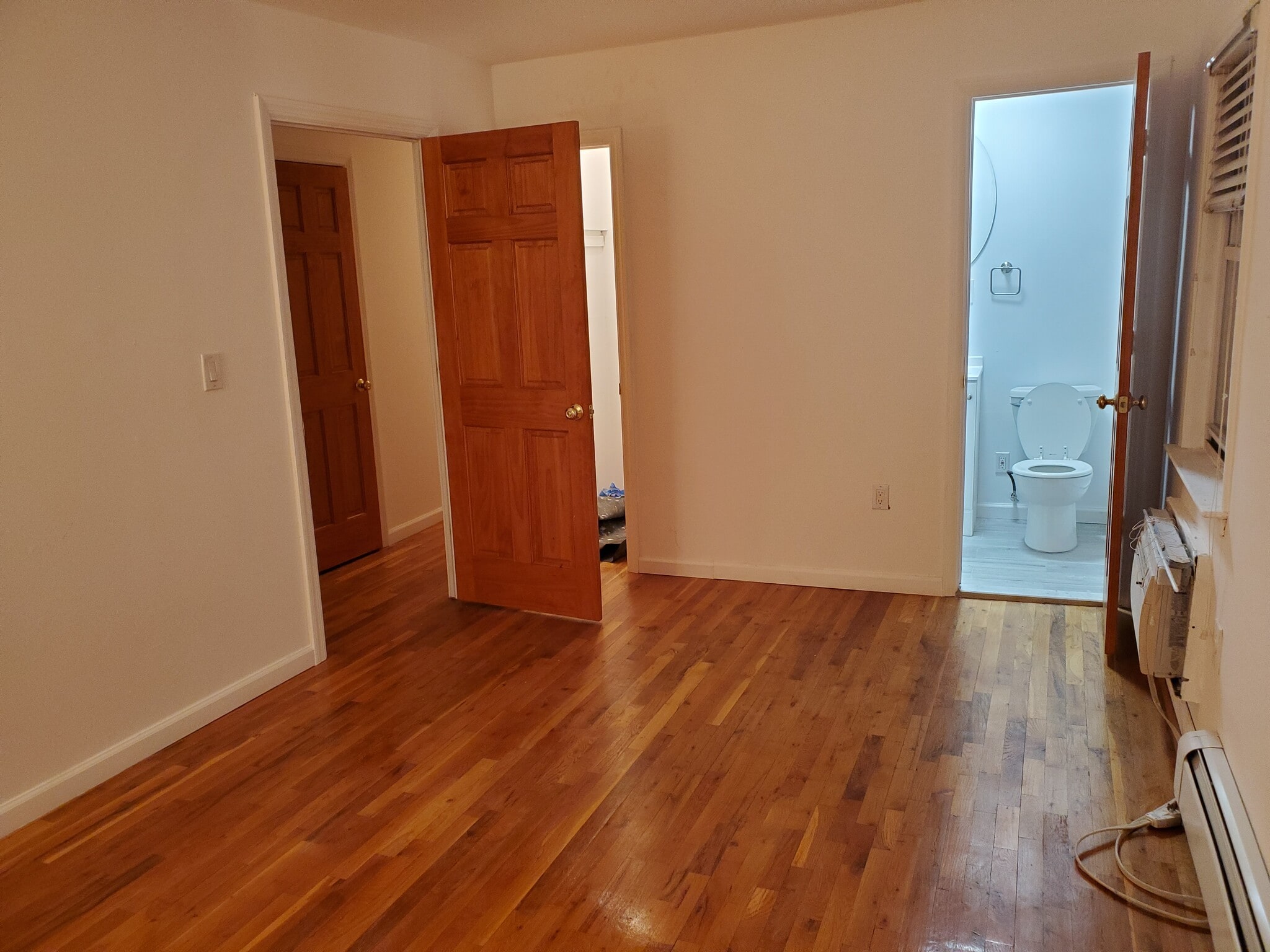 Master suite room - 3628 166th St