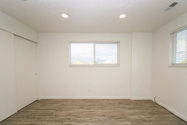 Building Photo - Cozy 2 Bed, 1 Bath and Pet-Friendly Home w...