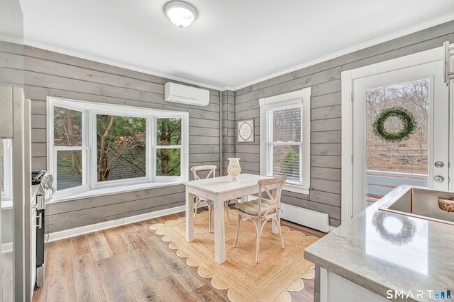 Building Photo - 132 Pequot Ave