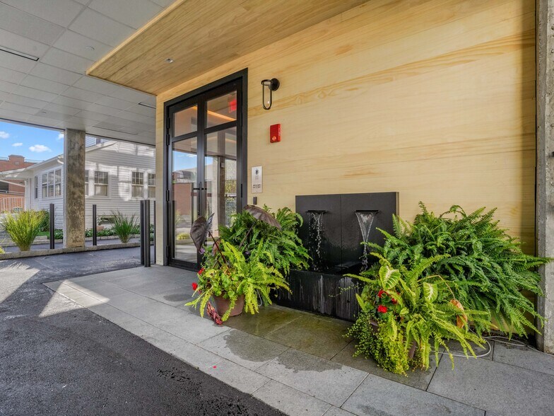 Building Photo - 116 Sherman St