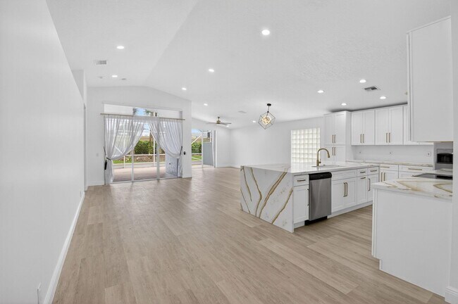 Building Photo - 11728 Dove Hollow Ave