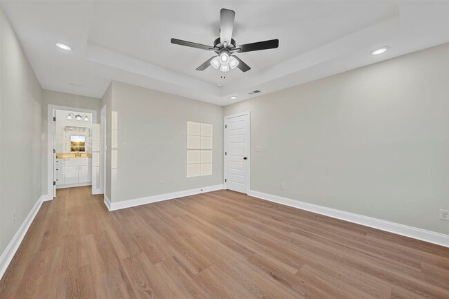 Building Photo - 710 Sheldrake Ln