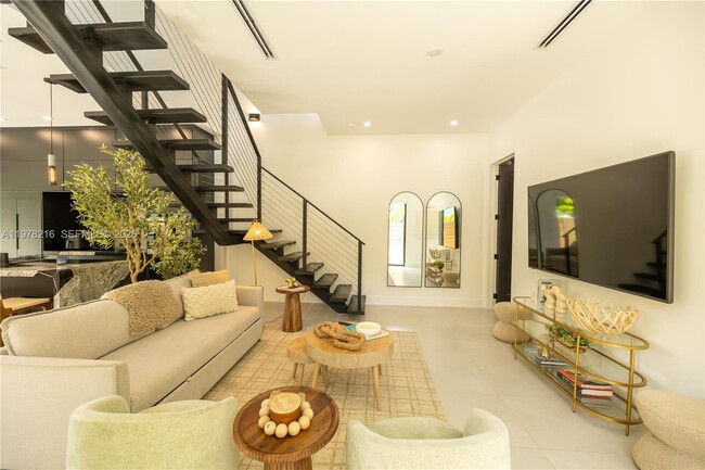 Building Photo - 8850 NE 8th Ct