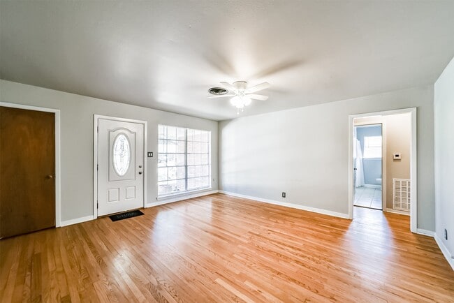 Building Photo - 610 S Belknap St