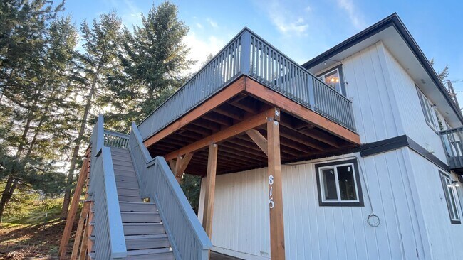 Building Photo - 815 SW State St