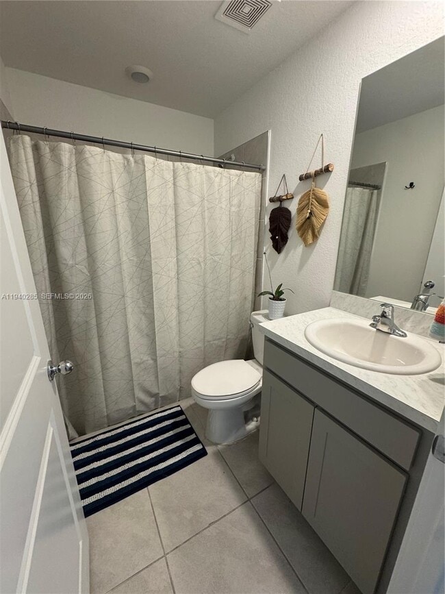 Building Photo - 466 NE 12th St