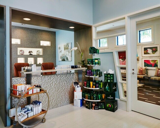 Building Photo - 8988 Lakes Blvd