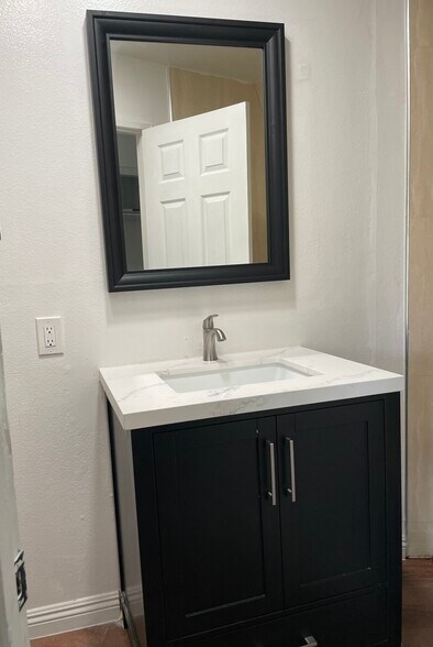 Building Photo - 12342 Flagstone Pl