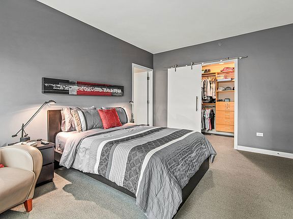 Building Photo - 505 N McClurg Ct