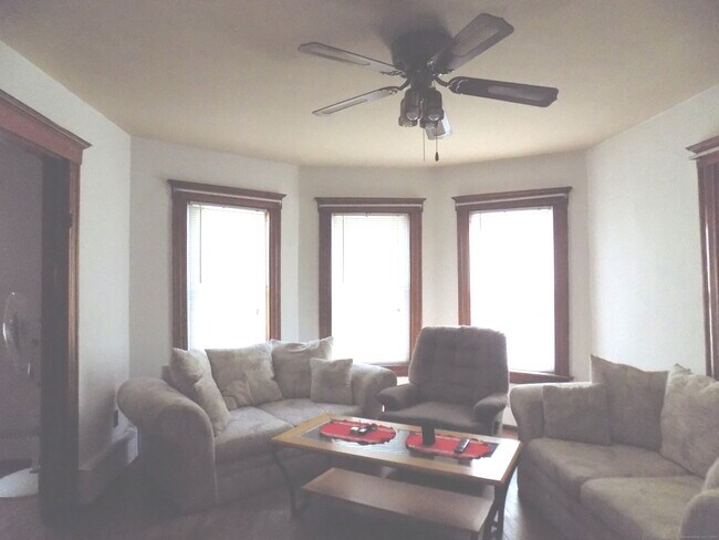 Building Photo - 224 Brightwood Ave