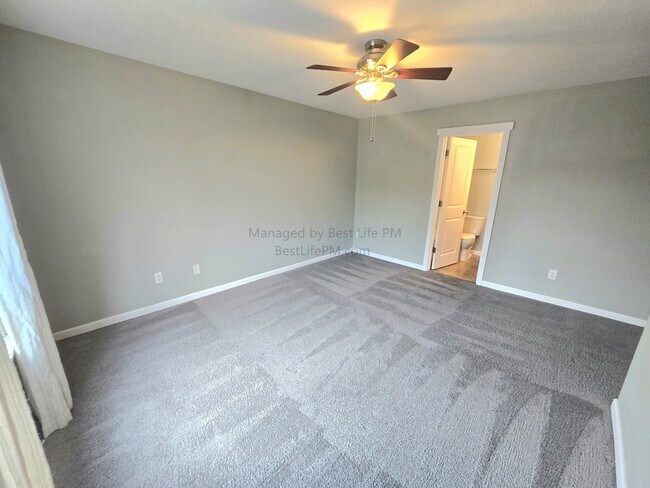 Building Photo - 17923 SW Niks Dr