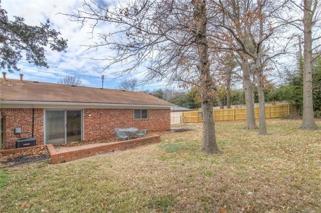 Building Photo - 2531 E Skelly Dr