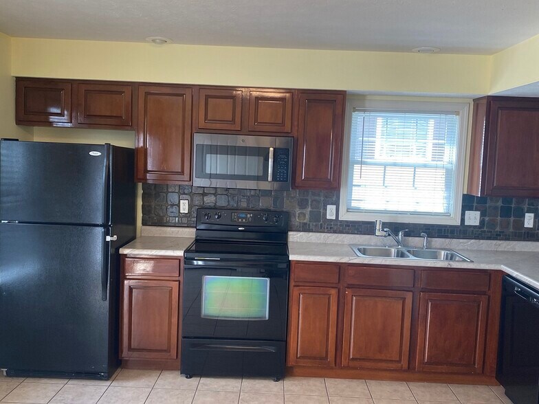 KitchenApplicance - 1263 S Stella Dr