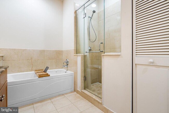 Building Photo - 1100 S Broad St