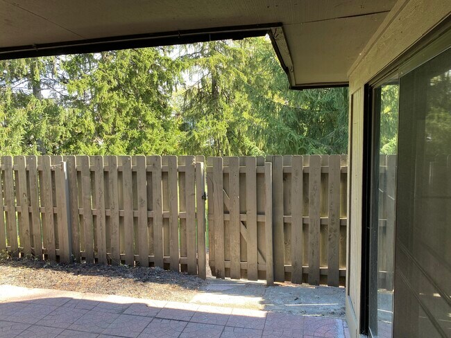 Private Patio - 8555 Island Pines Dr