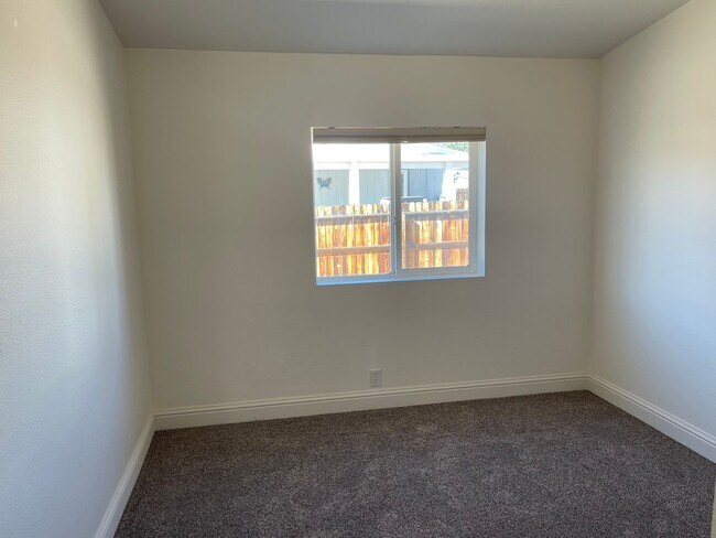 Building Photo - Beautifully updated Mobile Home in Carson ...