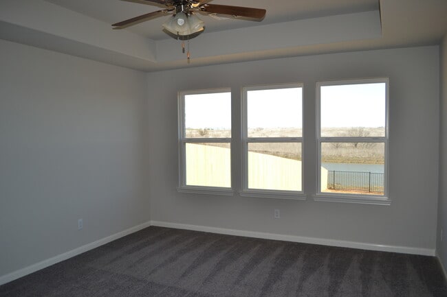 Building Photo - Gorgeous 4-bedroom home!