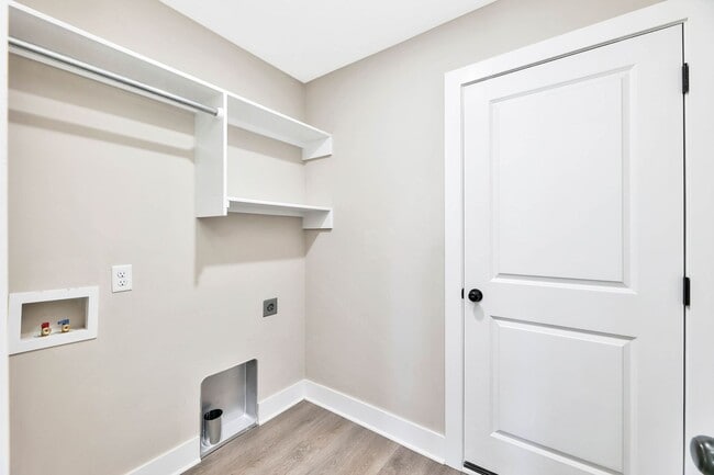 Building Photo - 5378 N Toben Dr