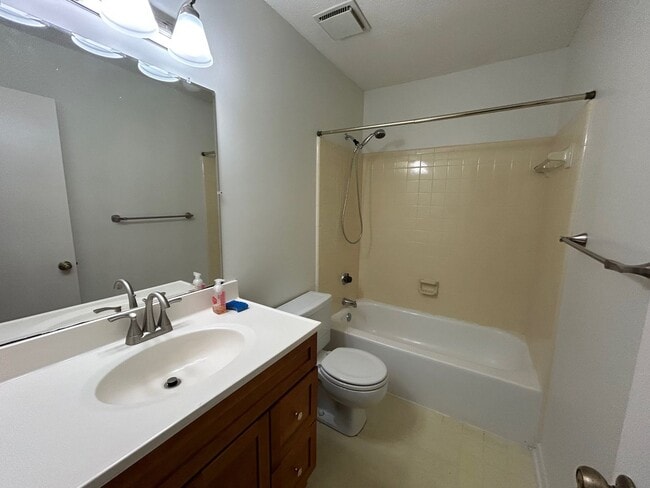 Building Photo - Charming 3BD/2BA Ranch home in North Raleigh with fenced yard and quiet neighborhood!