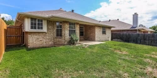 Building Photo - 4836 Stetson Dr S