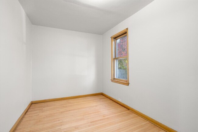 Building Photo - 1726 Iowa St