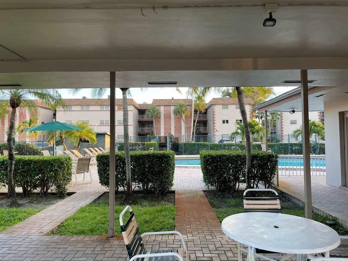 Building Photo - 2510 SW 81st Ave