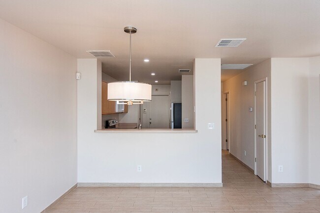 Building Photo - Well Located 3 Bedroom!