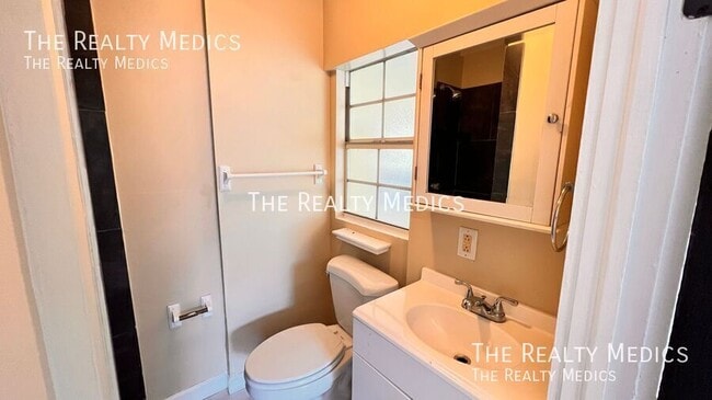 Building Photo - 35 Hill Ave