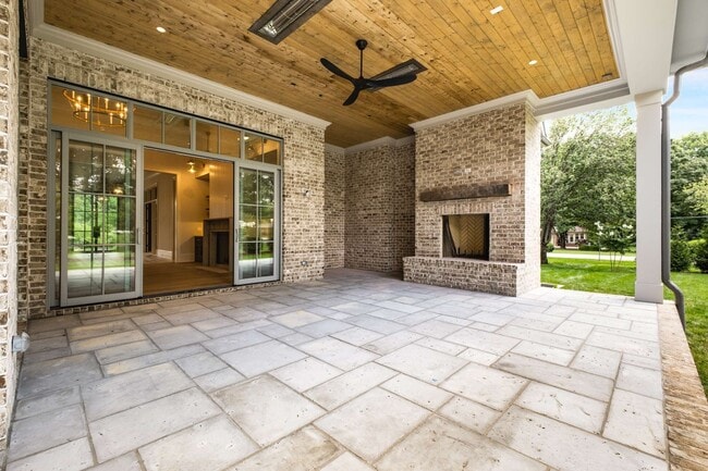 Building Photo - 8115 Devens Dr