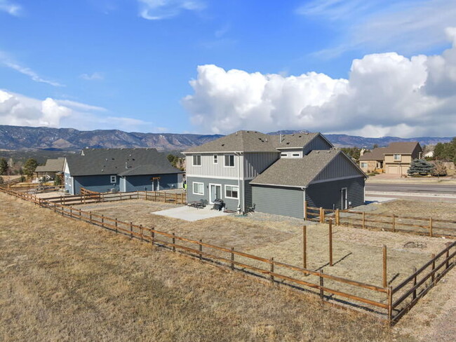 Building Photo - Modern Comfort Meets Mountain Beauty – 4-B...