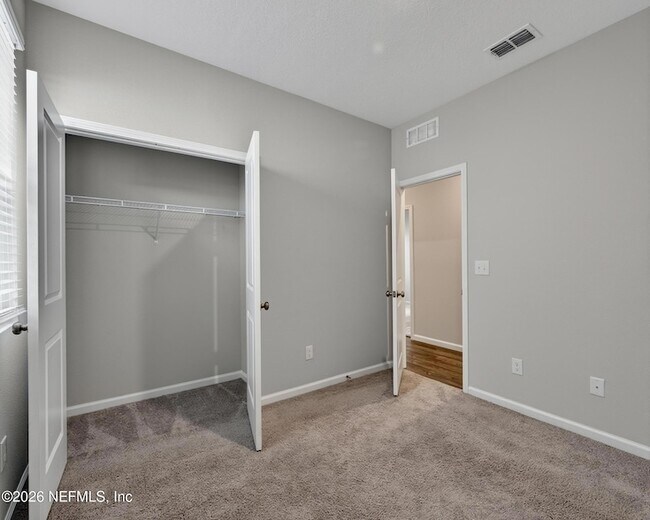 Building Photo - 14757 Cashew Ave