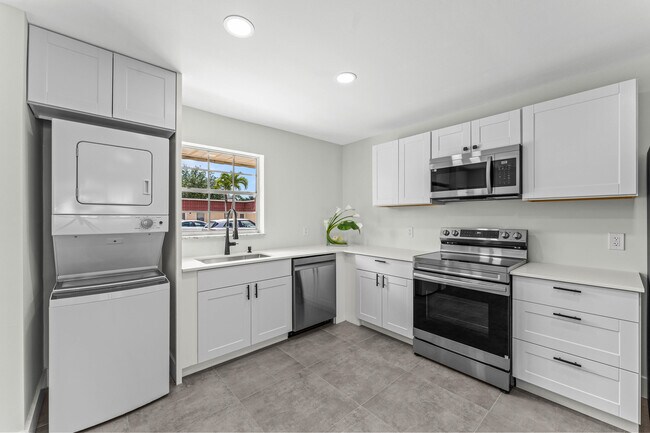 Building Photo - 711 Laconia Cir