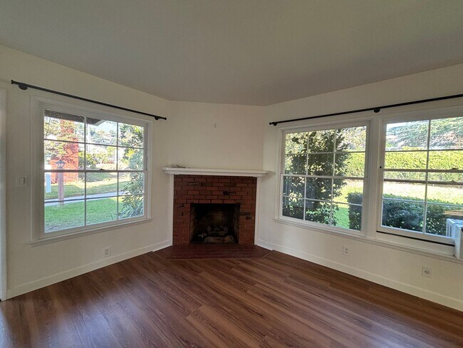 Building Photo - 3633 Valihi Way