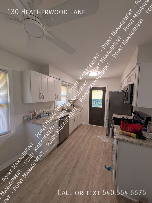 Building Photo - 130 Heatherwood Ln