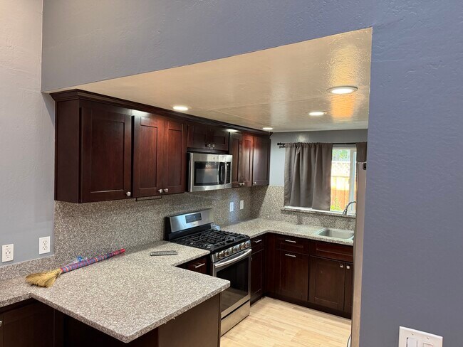 Building Photo - 1344 Merrivale West Sq