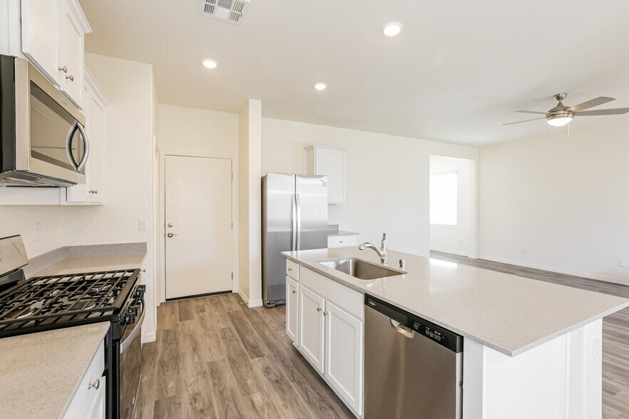 Building Photo - 1701 Desert Path Ave