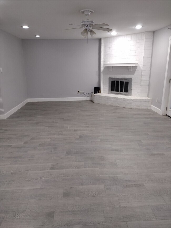 Building Photo - 7514 Wovenwood Ln