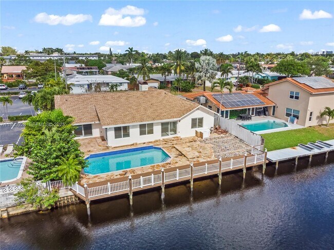 Building Photo - 1412 NE 53rd Ct