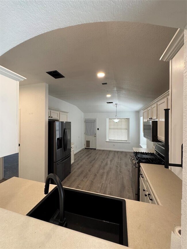 Building Photo - 2802 Greenlee Dr