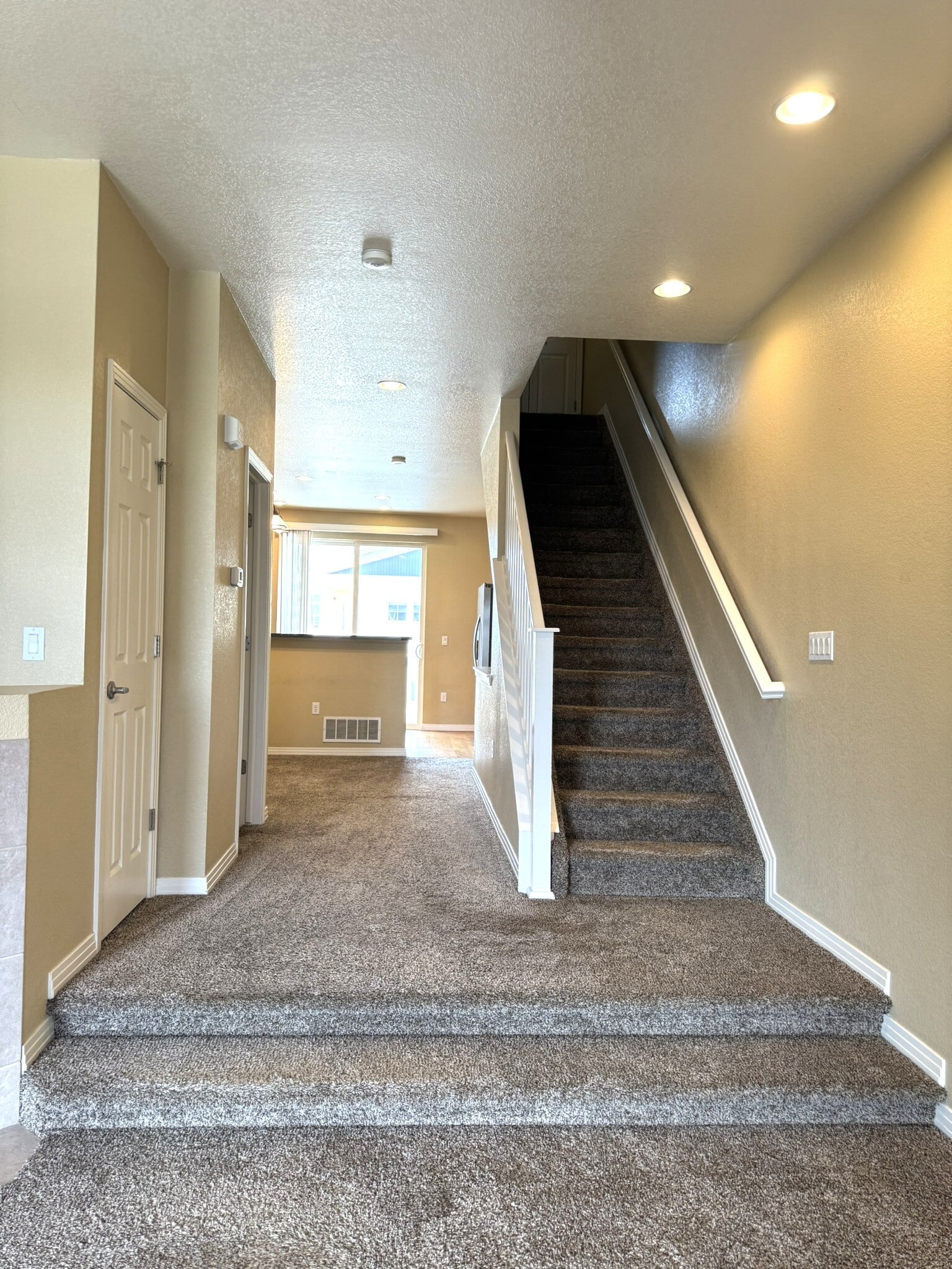 Building Photo - 9558 Pearl Cir