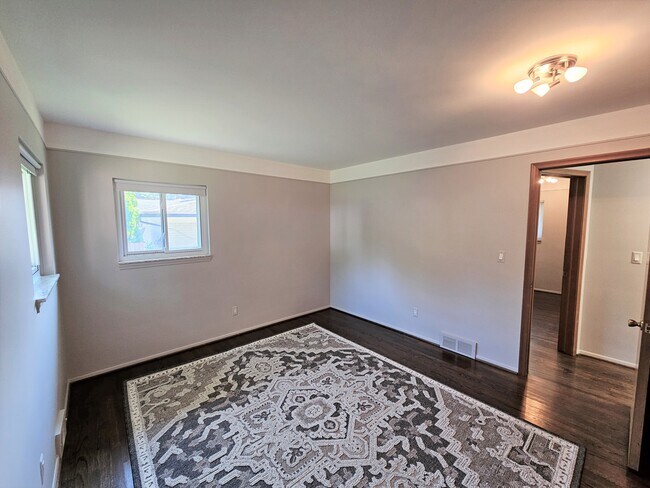 Building Photo - 53416 Tundra Dr